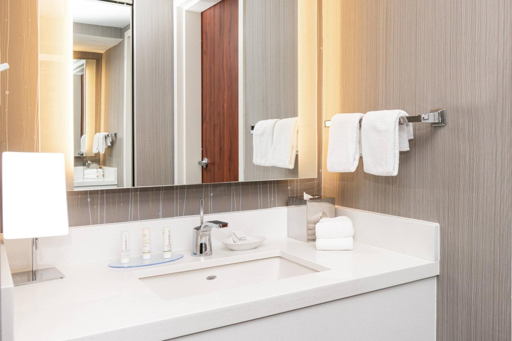 Courtyard By Marriott Bloomington Hotel Kültér fotó